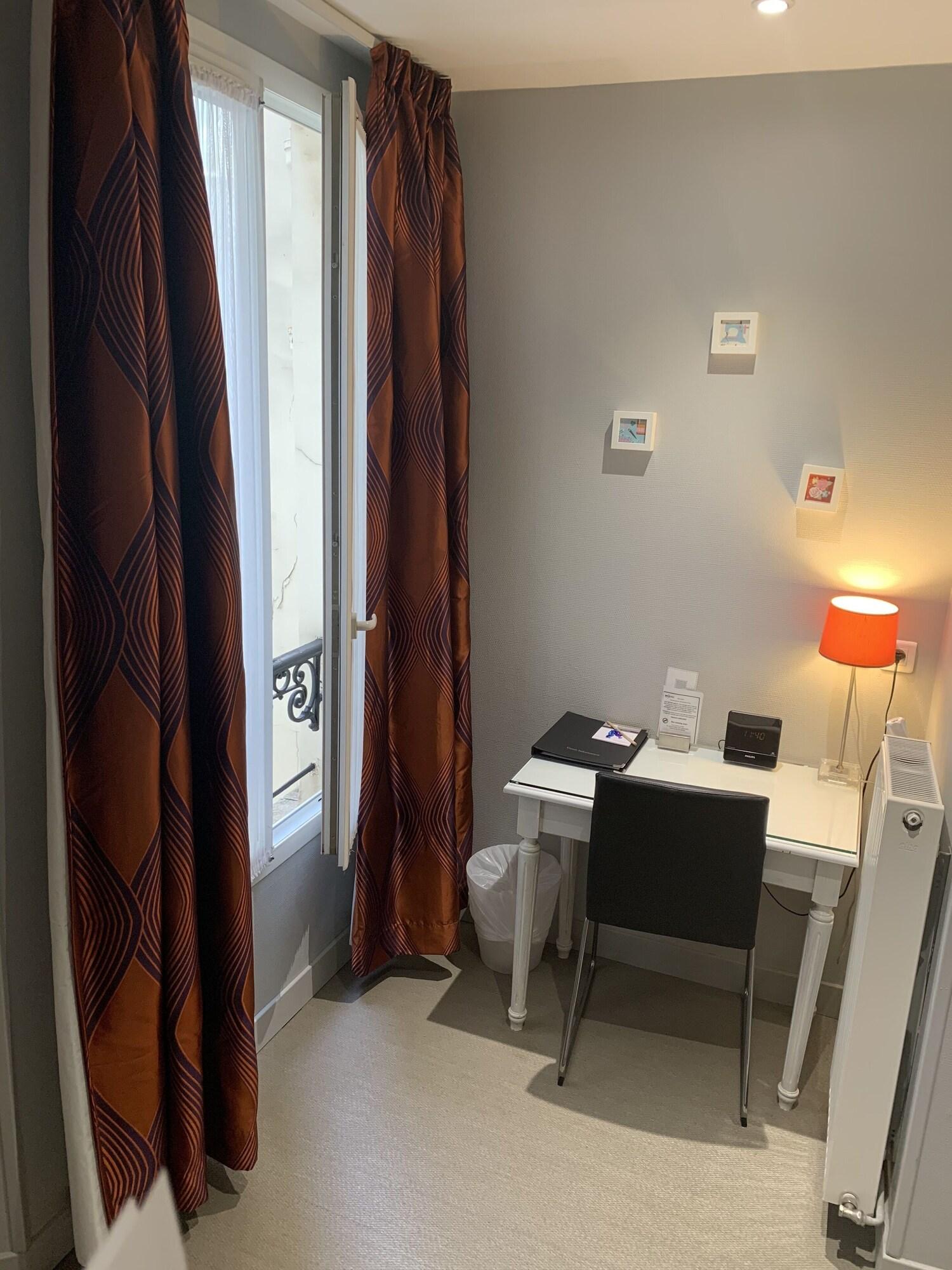 Hotel Ibis Styles Paris Montmartre Batignolles Esterno foto