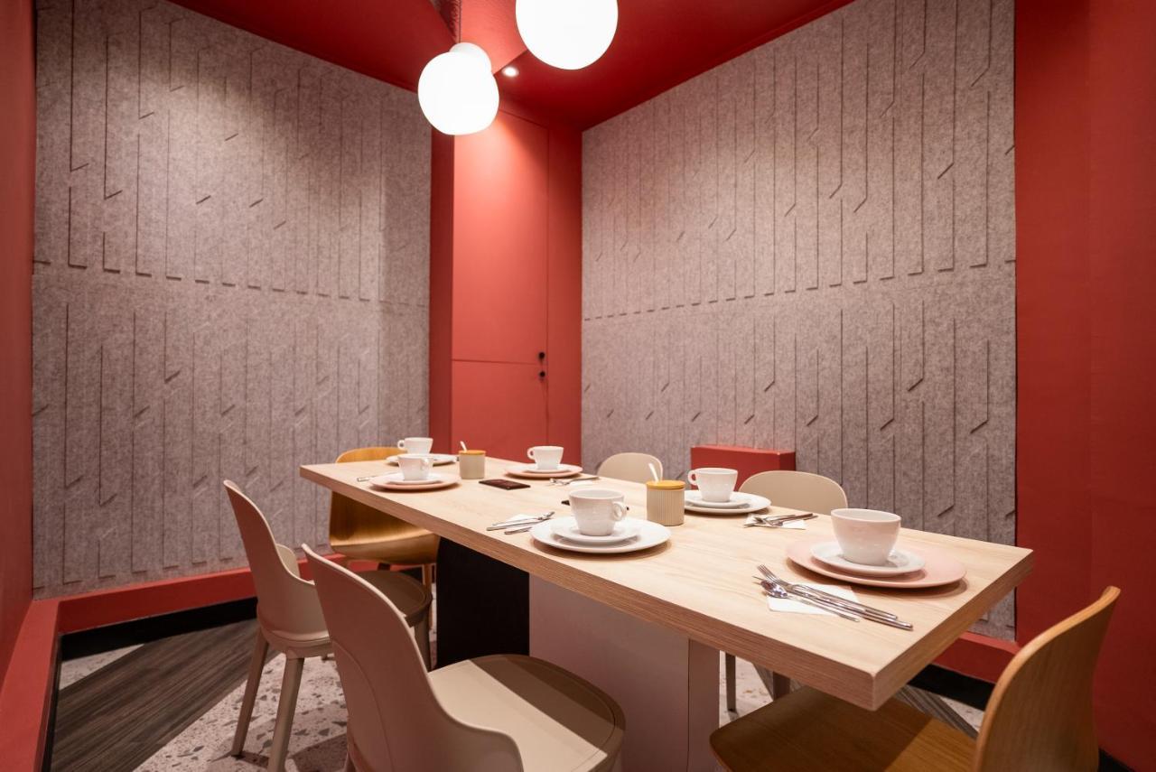 Hotel Ibis Styles Paris Montmartre Batignolles Esterno foto