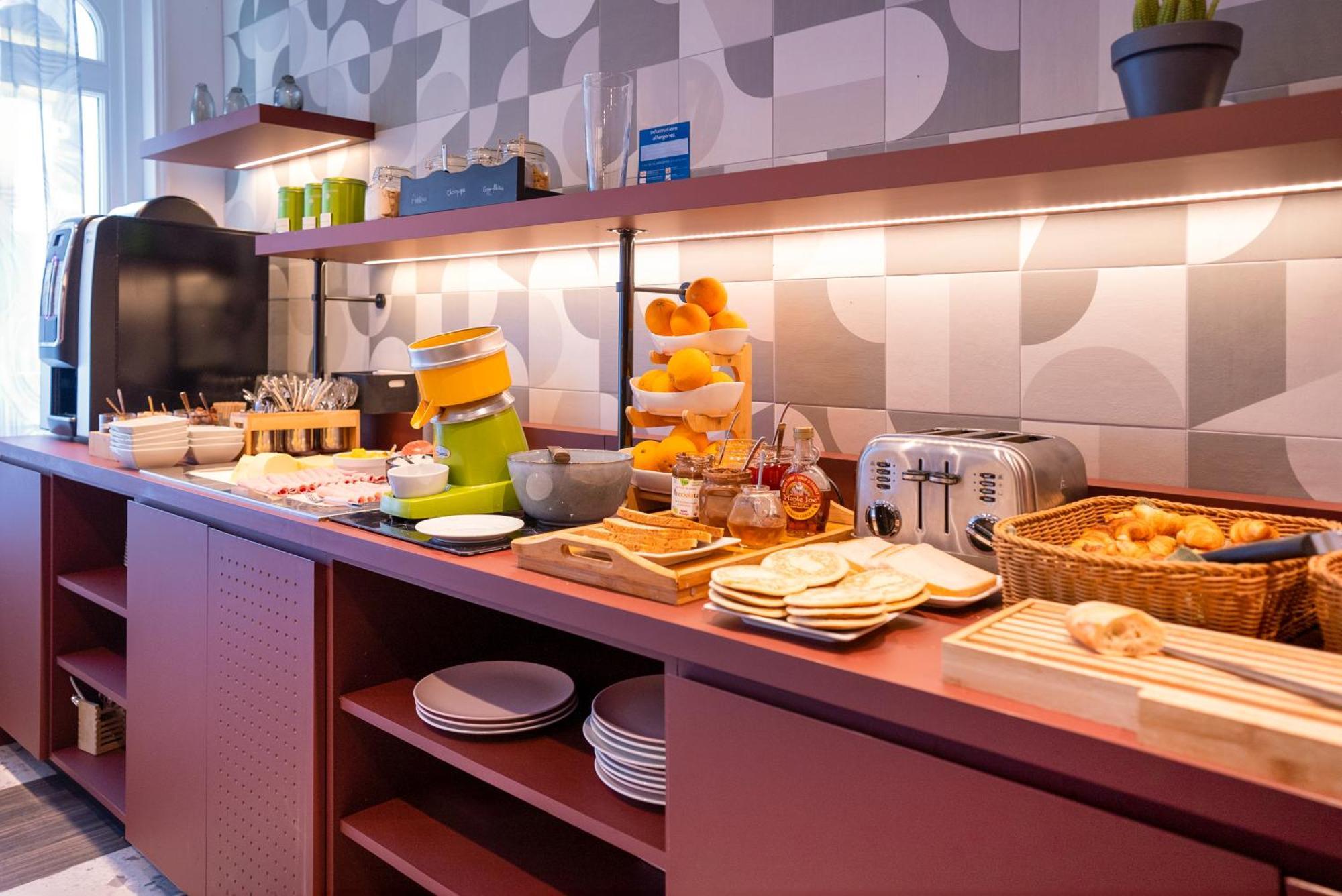 Hotel Ibis Styles Paris Montmartre Batignolles Esterno foto