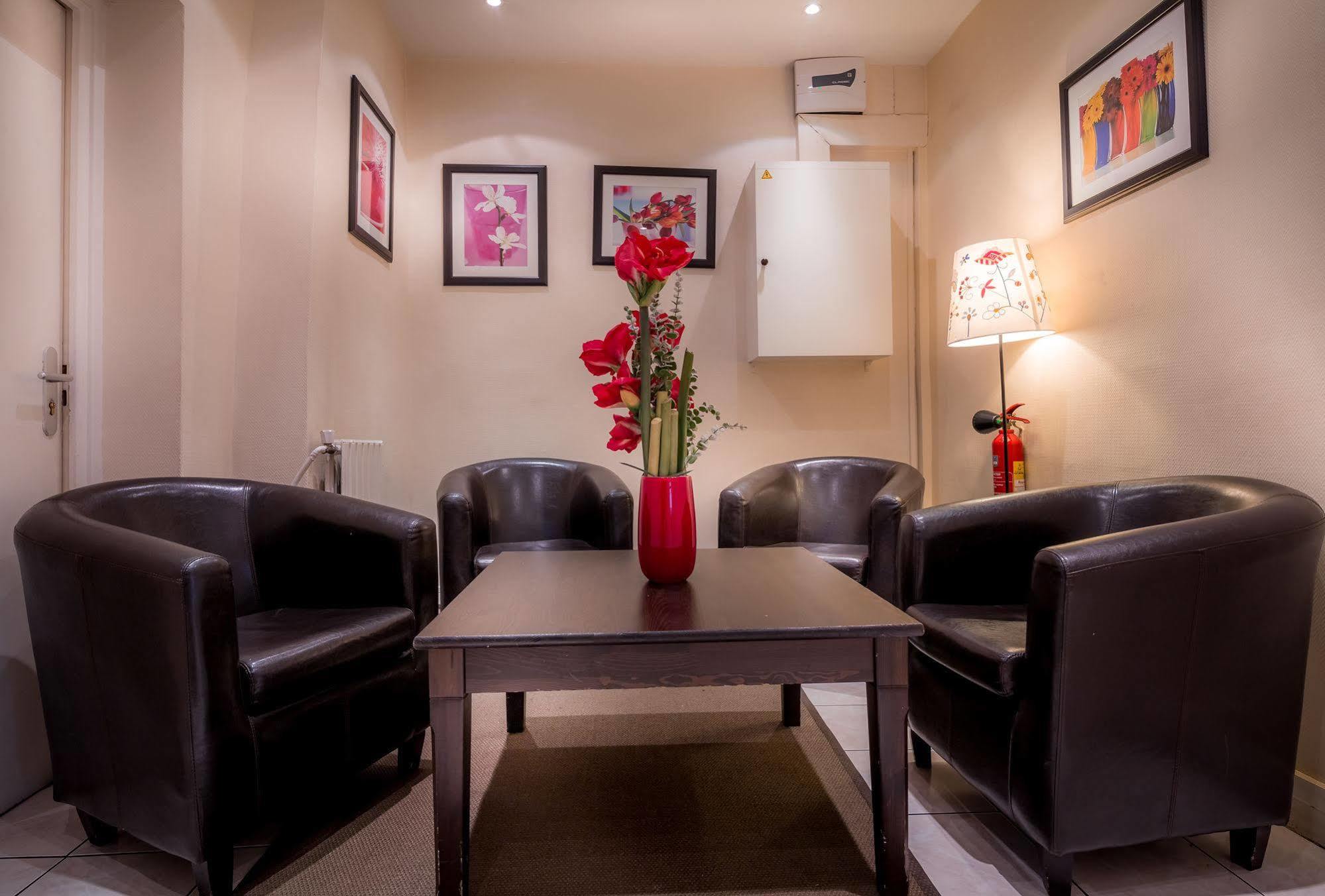 Hotel Ibis Styles Paris Montmartre Batignolles Esterno foto